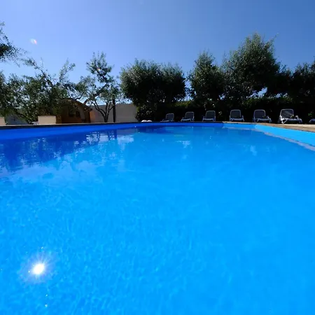 Tenuta Con Due Abitazioni Indipendenti *