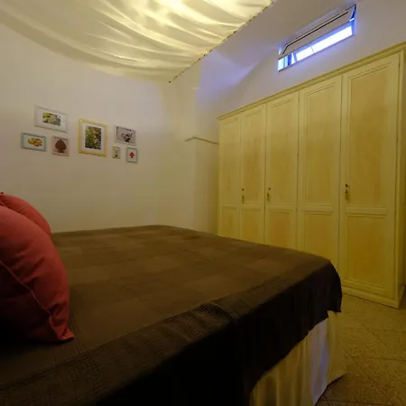 Tenuta Con Due Abitazioni Indipendenti