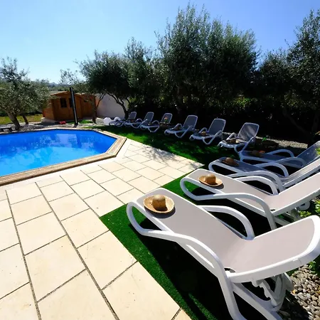 Villa Tenuta Con Due Abitazioni Indipendenti