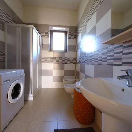 Tenuta Con Due Abitazioni Indipendenti Villa *